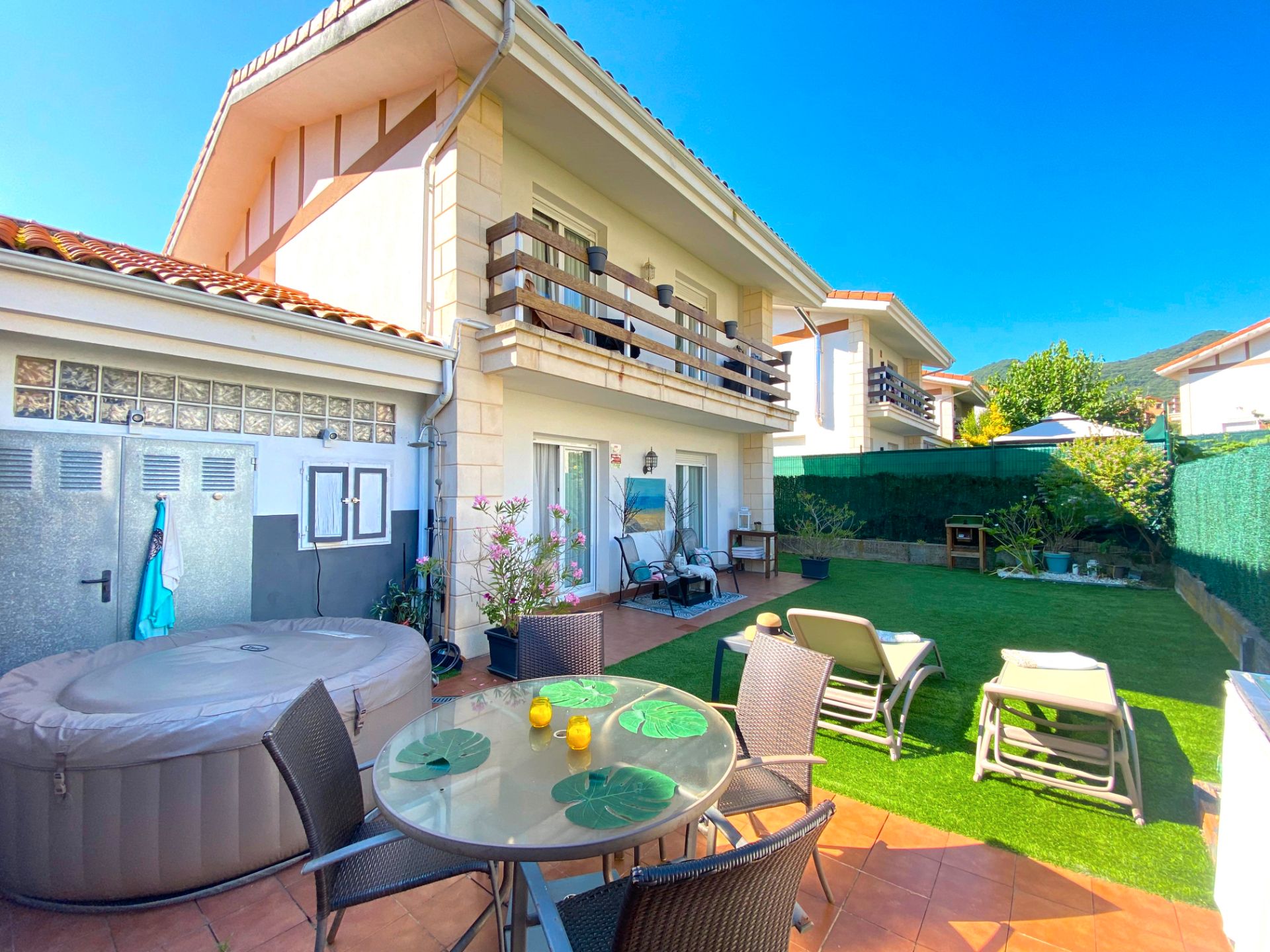 Jardí de Casa o xalet en venda en Castro-Urdiales amb Calefacció, Jardí privat i Parquet