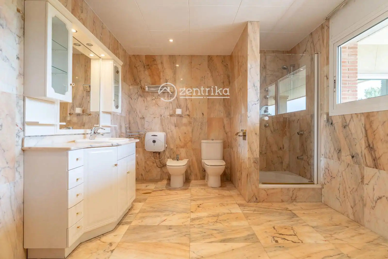 Bathroom of Houses for sale in Cambrils  with Air Conditioner, Heating and Storage room