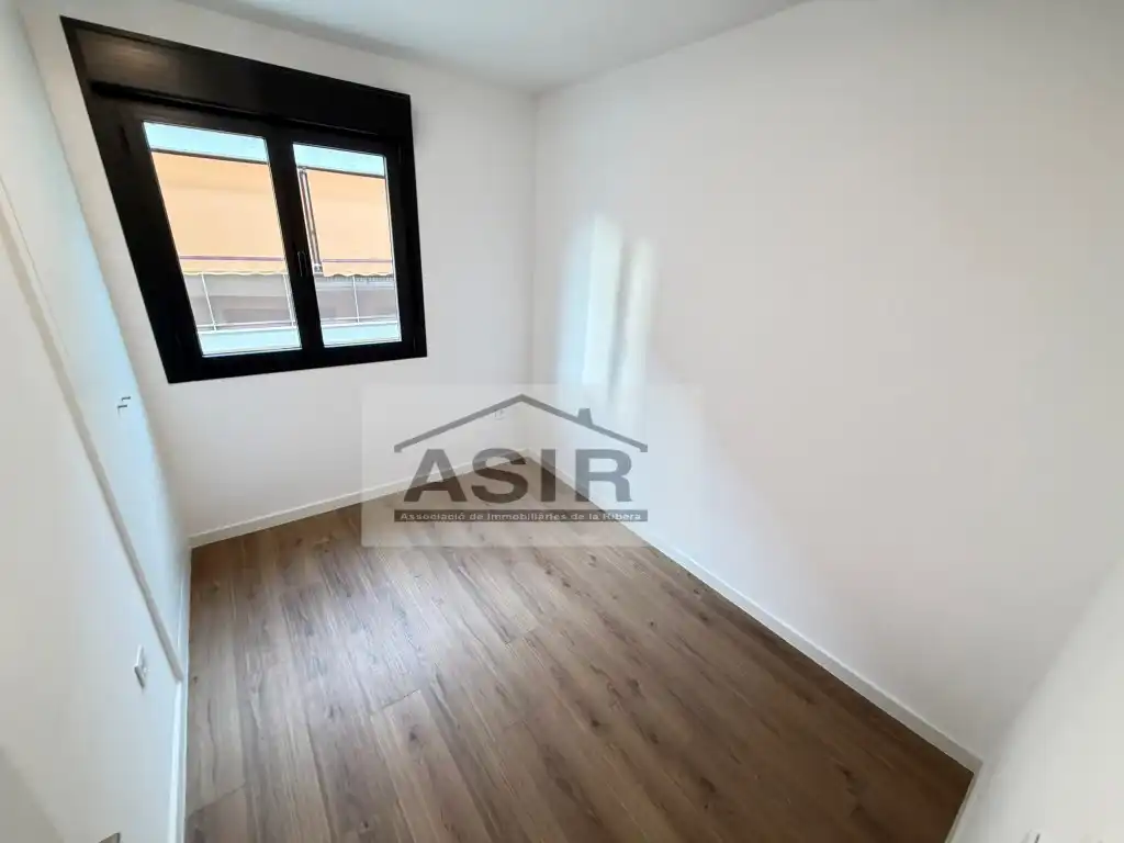 Habitación de Piso de alquiler en Polinyà de Xúquer con Piscina