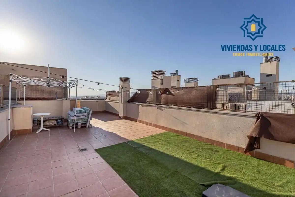 Penthouse mit Pool zum Verkauf in Avenida DE LA ILUSTRACION, imagen 4