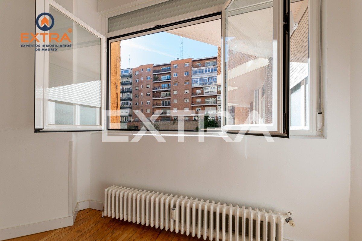 Dormitori de Oficina de lloguer en  Madrid Capital amb Calefacció