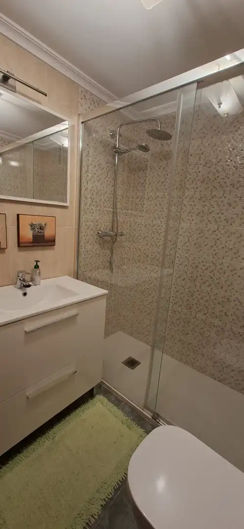 Badezimmer von Wohnung zum Verkauf in Torrelavega  mit Heizung, Parkett und Abstellraum