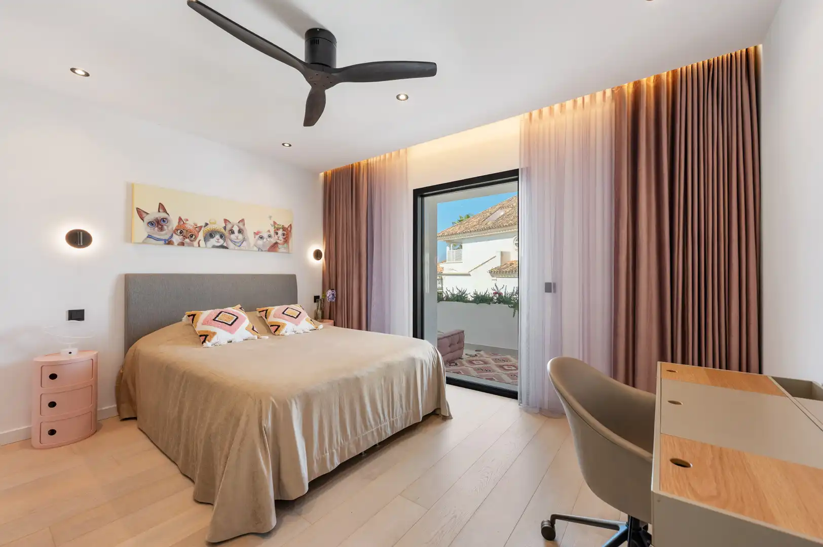 Dormitori de Àtic en venda en Marbella amb Aire condicionat, Terrassa i Piscina