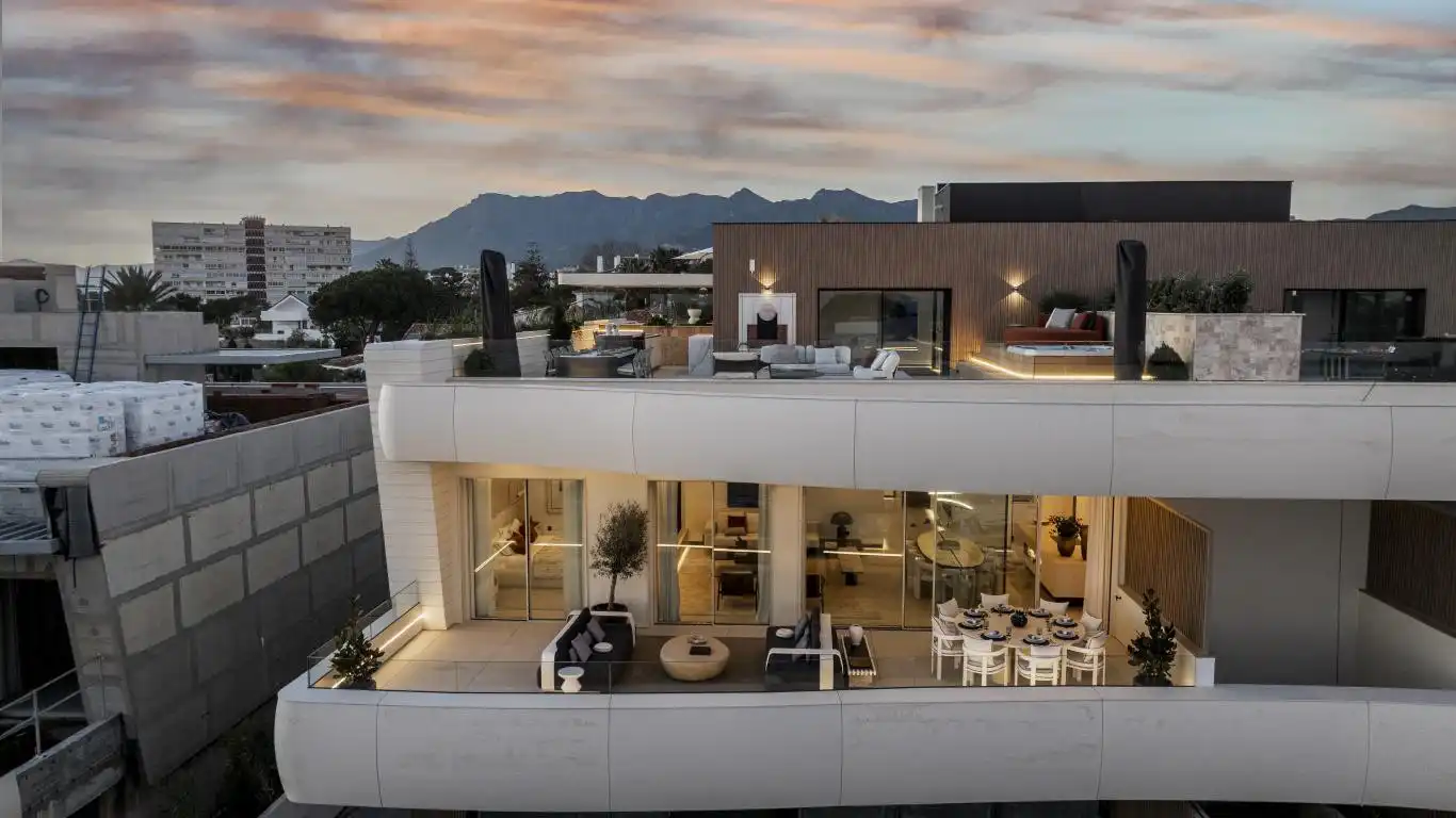 Apartment with pool for sale in Marbella Centro, imagen 3
