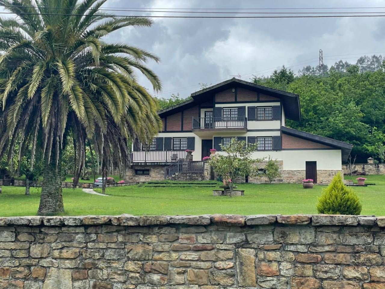 Vista exterior de Casa o xalet en venda en Karrantza Harana / Valle de Carranza amb Jardí privat
