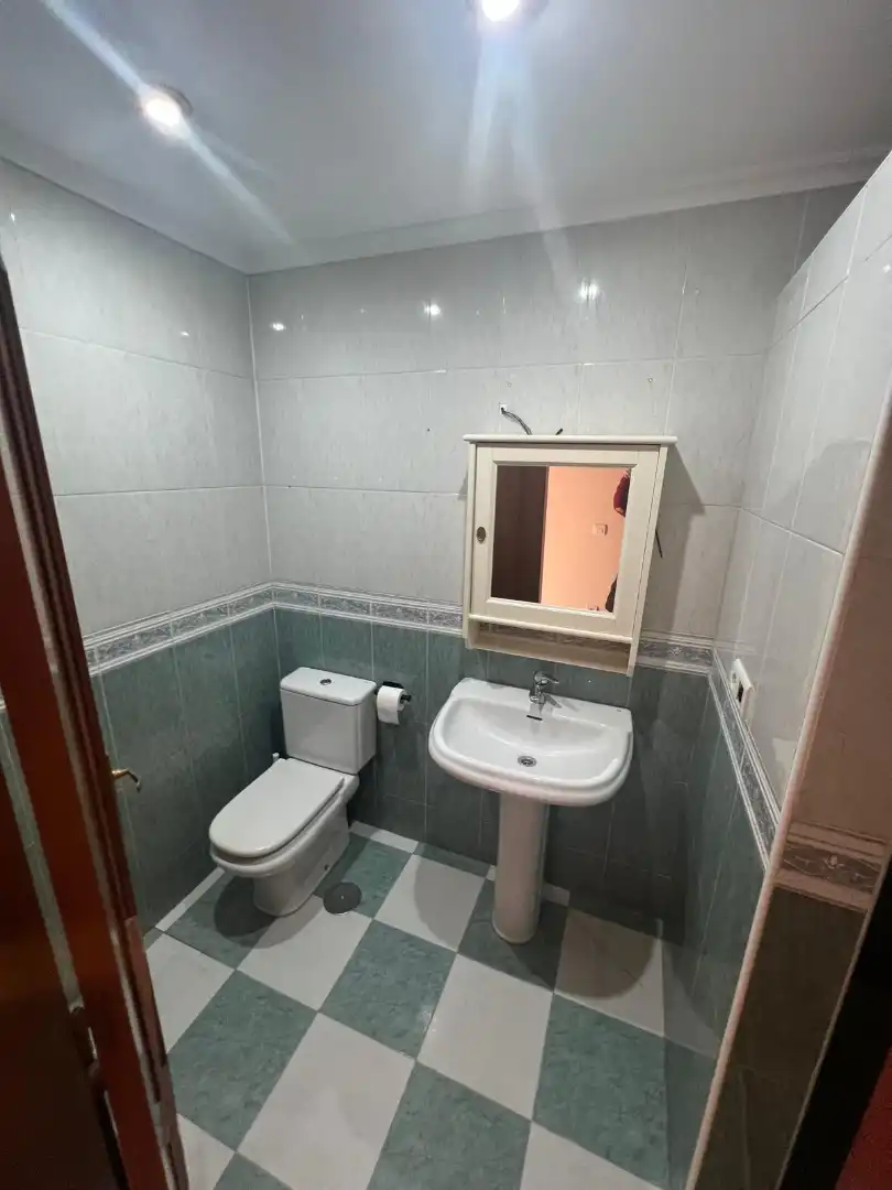 Baño de Piso en venta en Gijón  con Calefacción, Horno y Lavadora