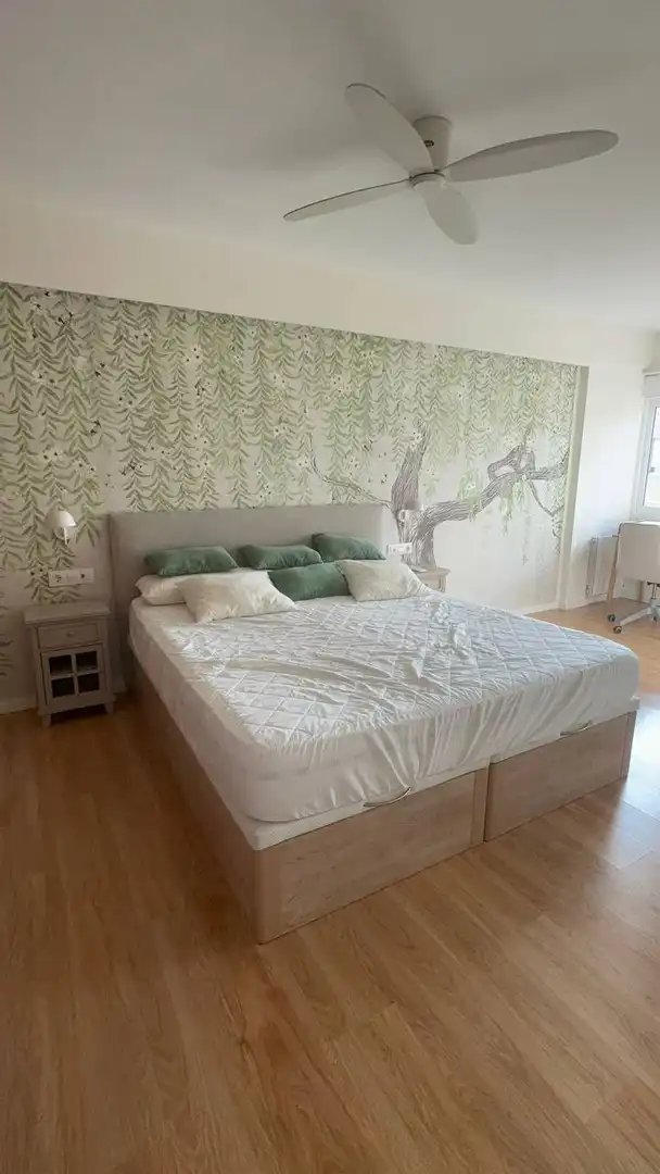 Dormitori de Apartament en venda en Valencia amb Aire condicionat, Calefacció i Terrassa