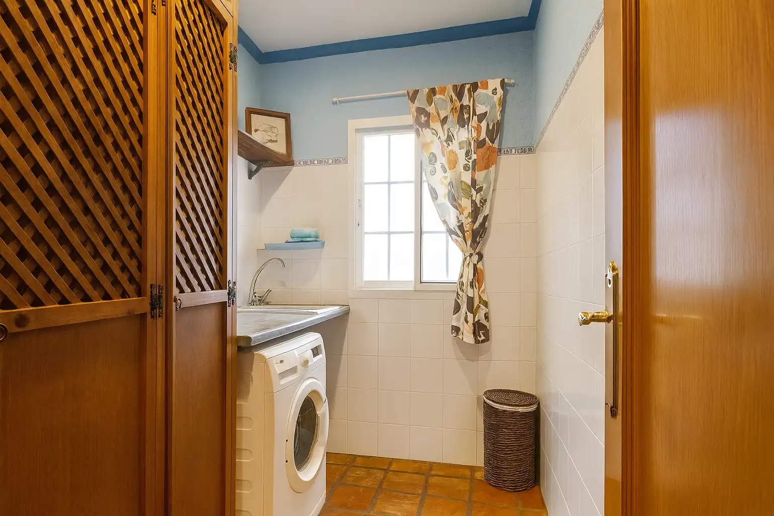 Bathroom of Houses for sale in Alhaurín de la Torre  with Private garden, Terrace and Swimming Pool