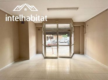 Local comercial en venta en Calle del Arquitecto Segura de Lago