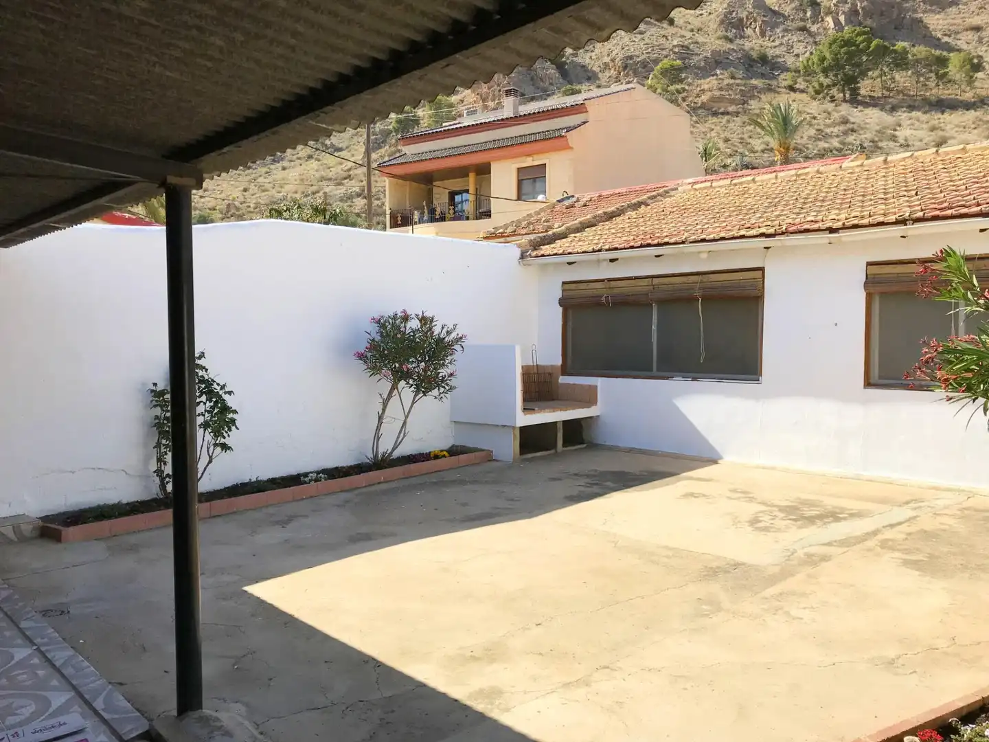 Vista exterior de Finca rústica en venda en Orihuela amb Aire condicionat, Jardí privat i Traster