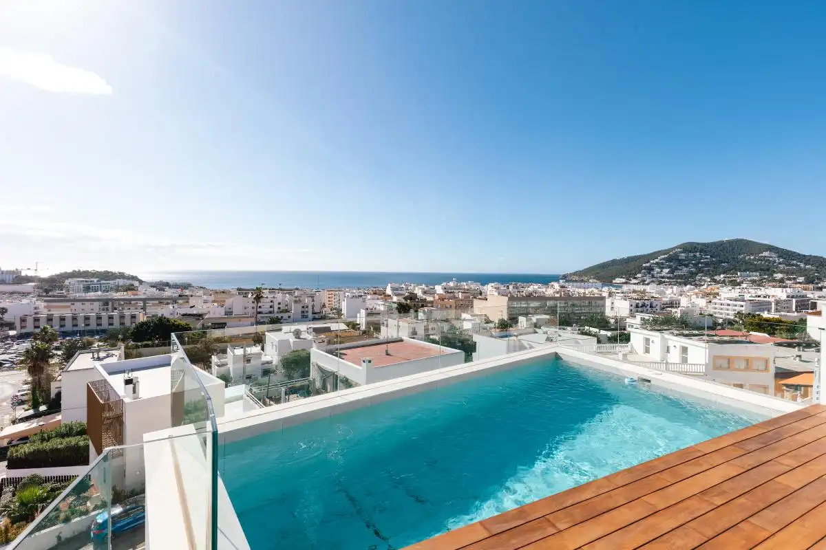 Piscina de Casa o chalet en venta en Santa Eulària des Riu con Aire acondicionado, Calefacción y Jardín privado
