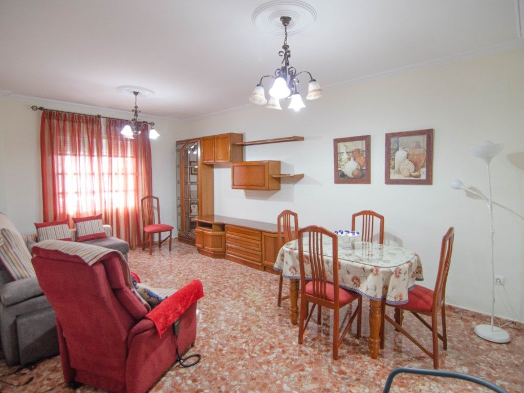 Comedor de Casa adosada de alquiler en La Rinconada