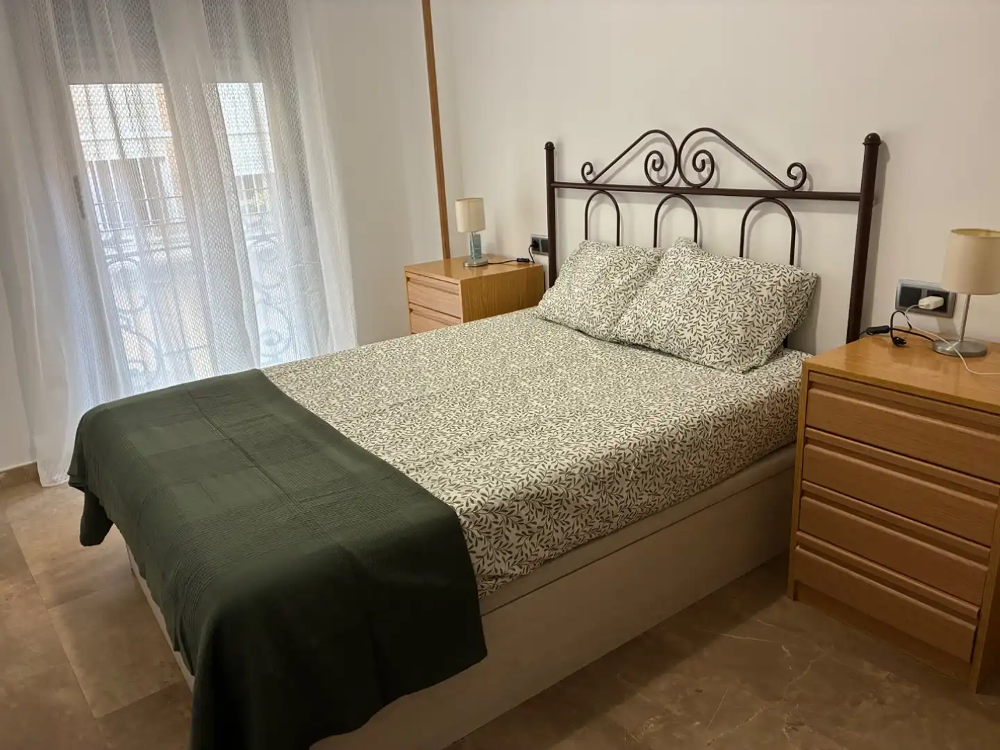 Habitación de Apartamento de alquiler en Murcia con Aire acondicionado, Calefacción y Amueblado