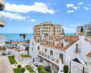 Vista exterior de Apartament en venda en Fuengirola amb Aire condicionat i Piscina comunitària