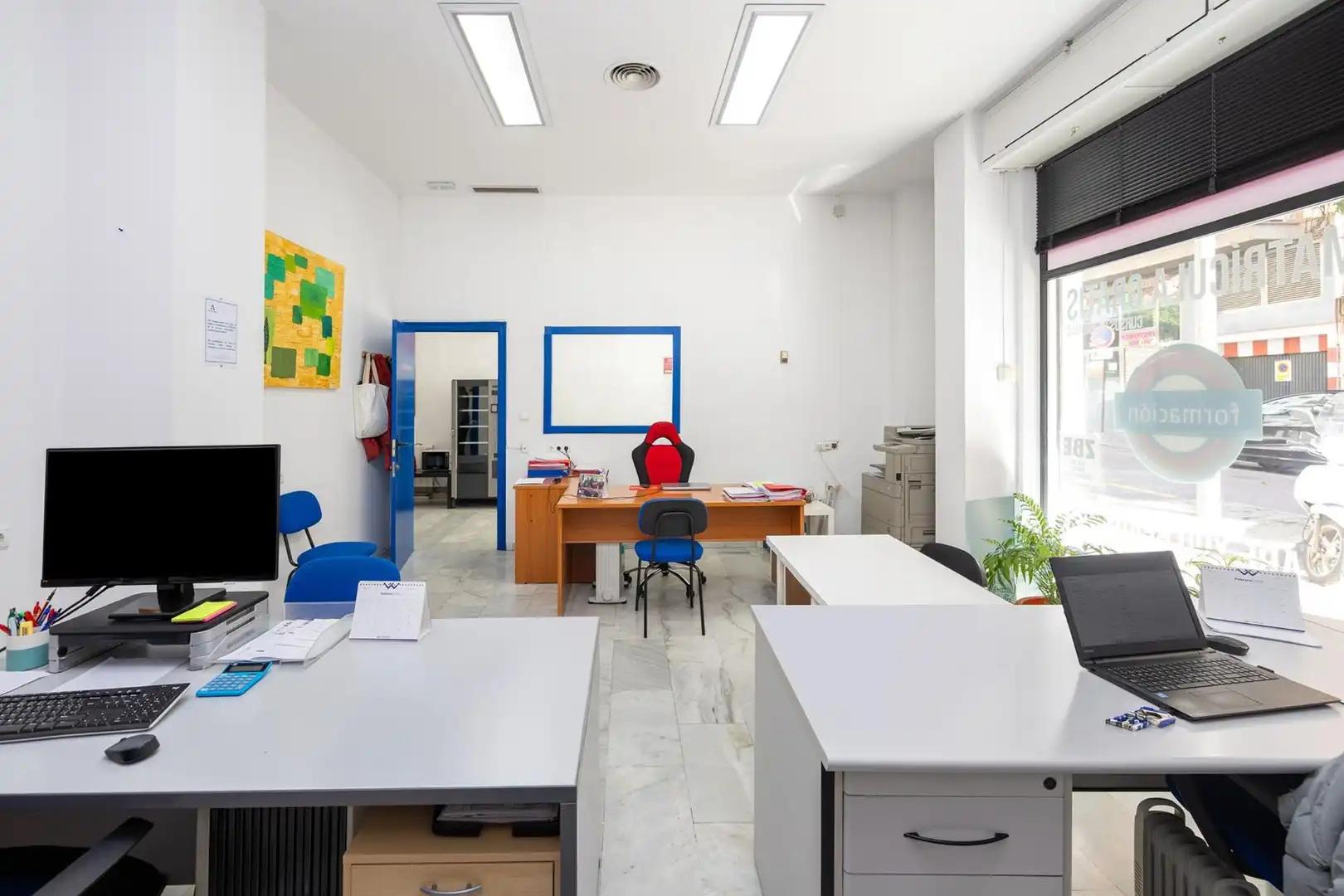 Business premises for sale in Calle Cisne 10, imagen 3