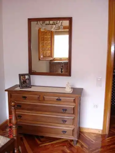 Dormitori de Casa o xalet en venda en El Cuervo amb Calefacció, Parquet i Moblat