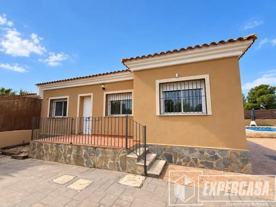 Chalet con piscina en venta en Casco Antiguo, imagen 4