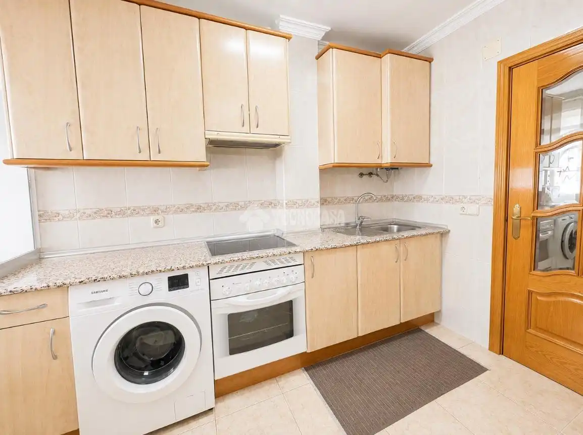 Cocina de Piso en venta en Madrid con Calefacción, Parquet y Terraza