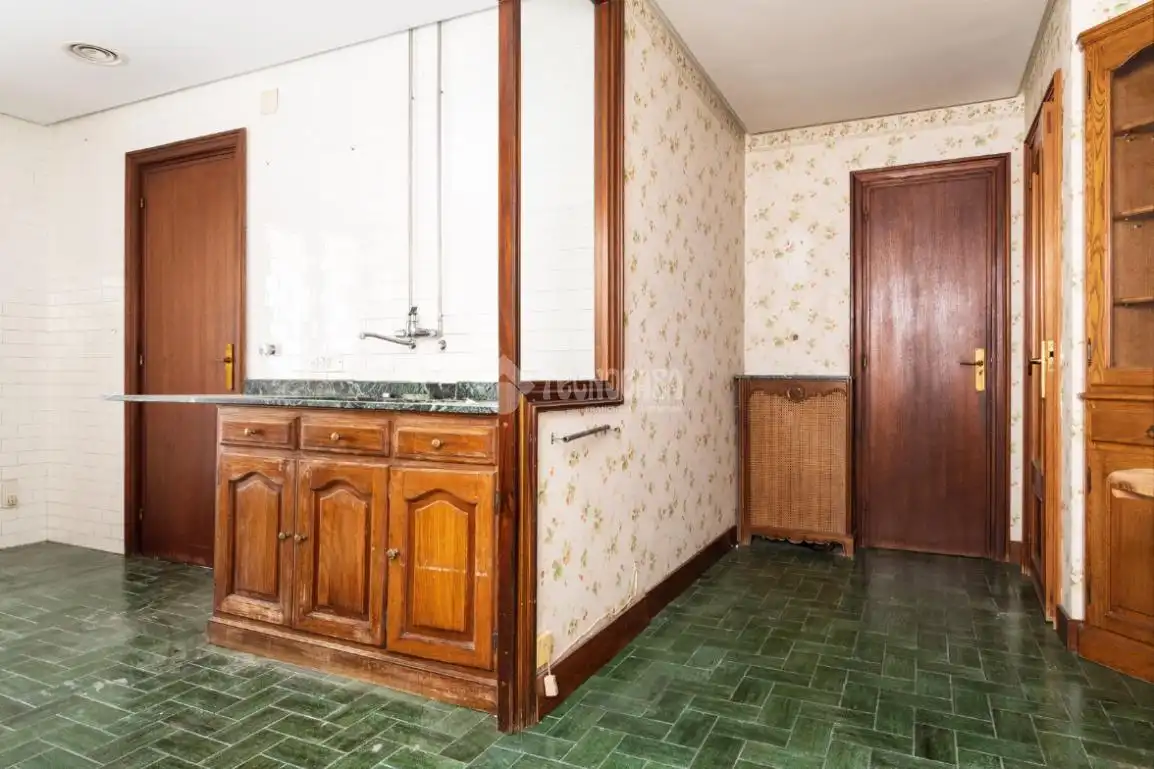 Piso en venta en Zaragoza con Calefacción, Terraza y Balcón