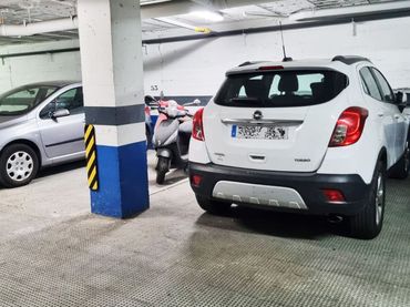 Parking to rent in LUIS MONTOTO