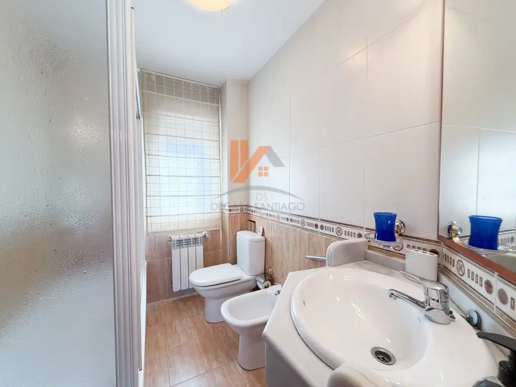 Bathroom of Detached homes for sale in Santiago de Compostela   with Heating, Private garden and Terrace