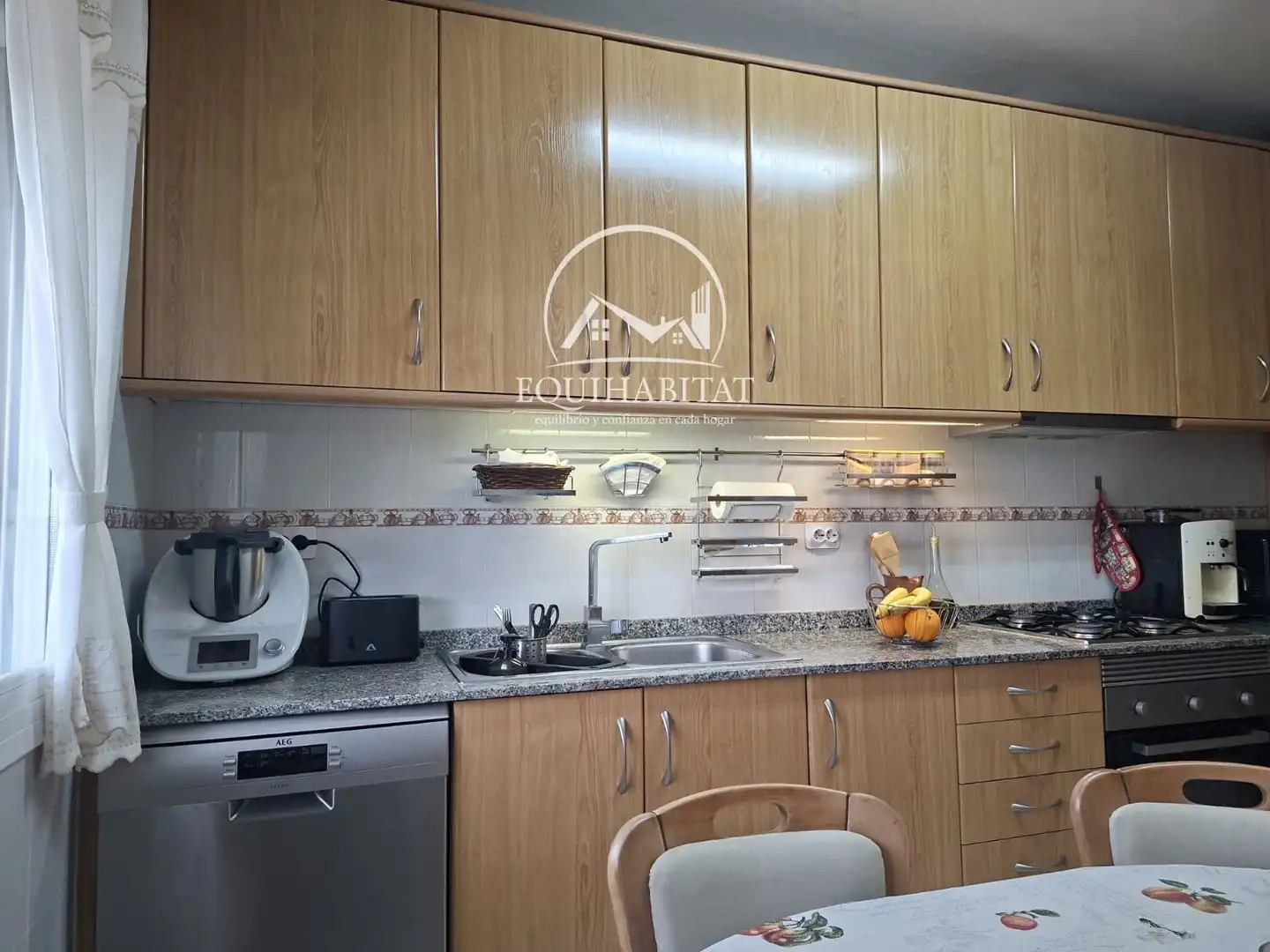Cuina de Casa adosada en venda en Alcarràs amb Aire condicionat, Jardí privat i Traster
