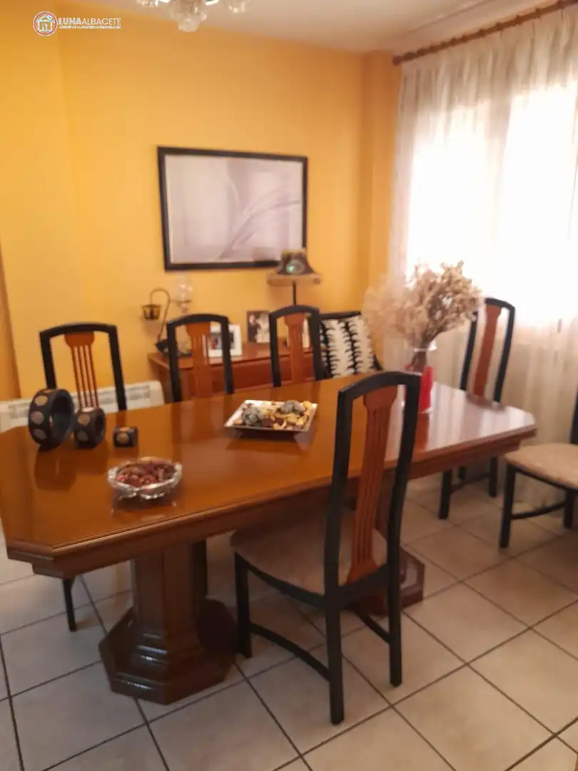 Houses for sale in Ensanche - Franciscanos