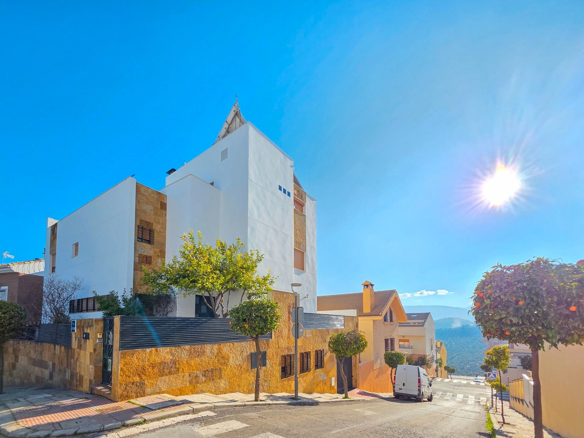 Exterior view of Single-family semi-detached for sale in  Jaén Capital  with Air Conditioner, Heating and Private garden