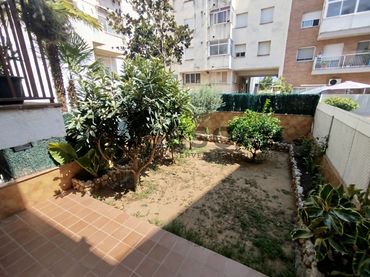Casa bifamiliare con balcone in vendita a D"ANSELM CLAVE