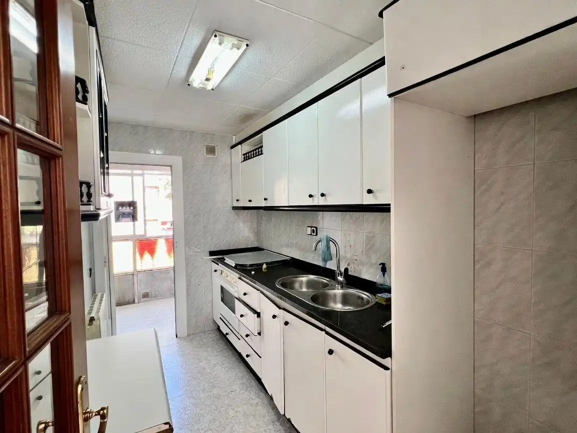 Kitchen of Flat for sale in Sabadell  with Heating, Furnished and Balcony