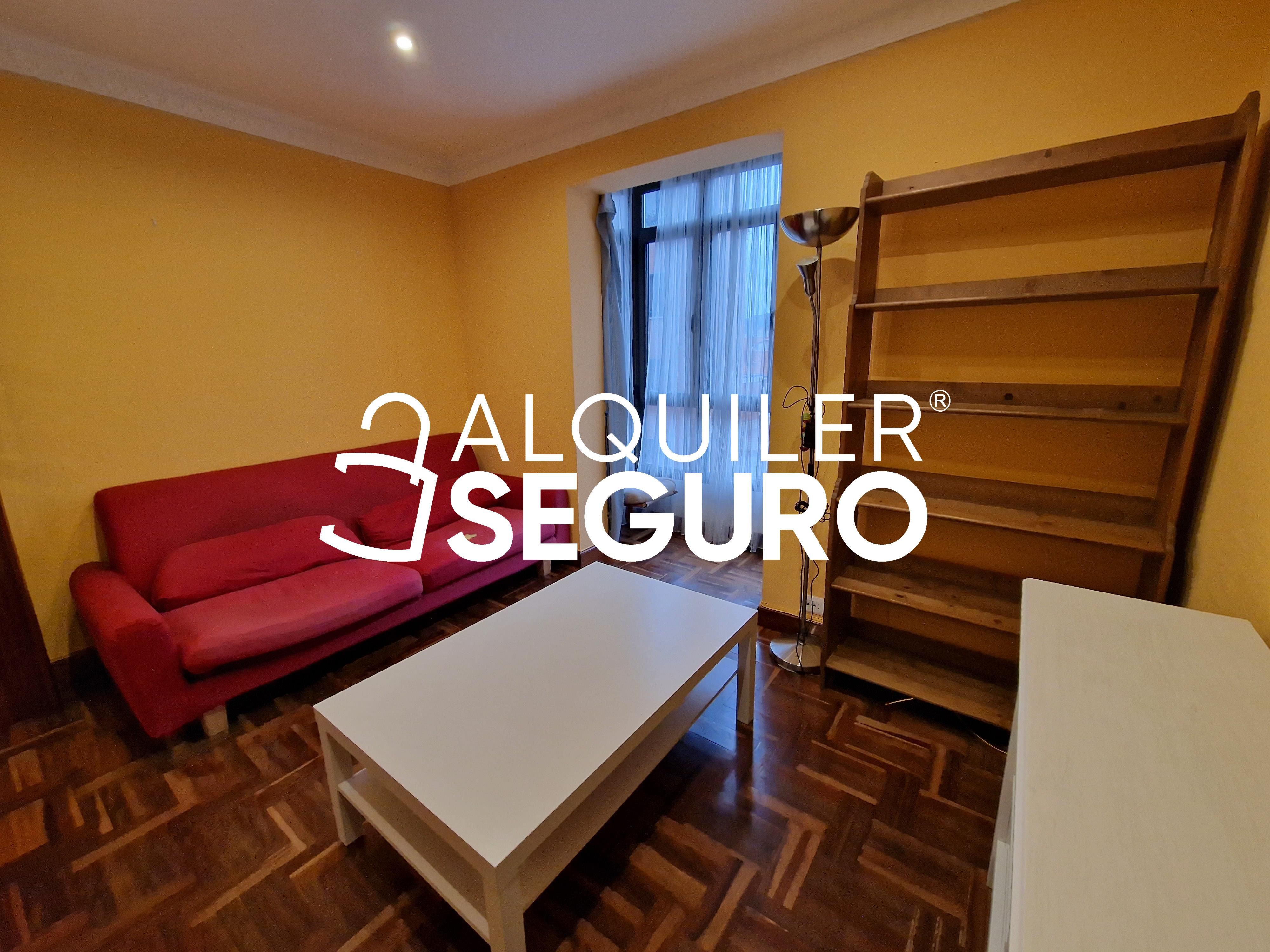 Living room of Flat to rent in Basauri   with Heating and Furnished