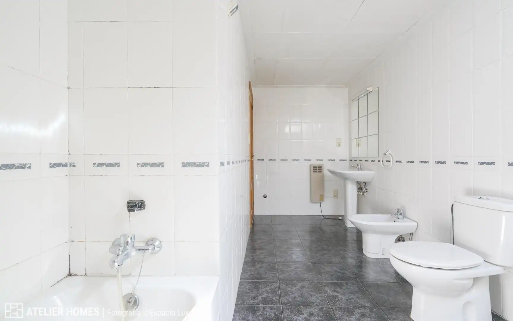 Baño de Ático en venta en Zaragoza con Calefacción, Parquet y Terraza