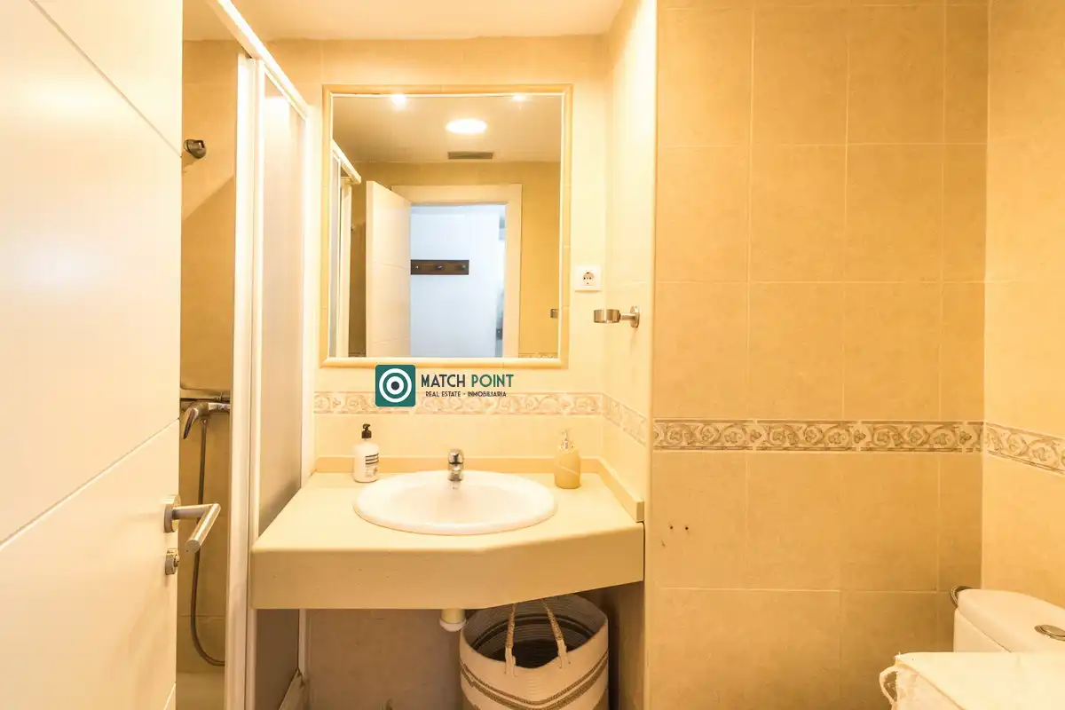 Baño de Apartamento de alquiler en Almuñécar con Amueblado