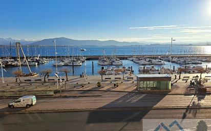 Vista exterior de Pis en venda en Santander amb Terrassa i Balcó