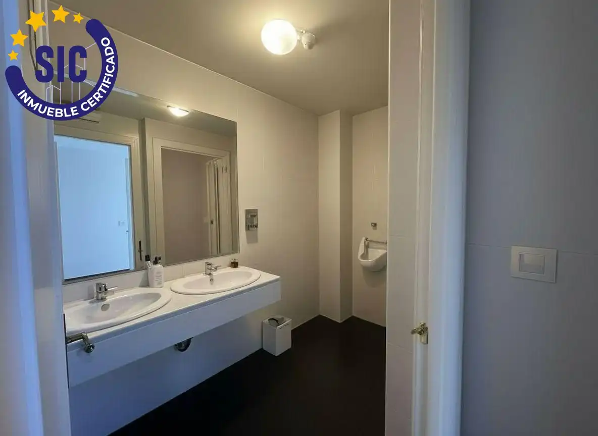 Baño de Local de alquiler en Moncada con Aire acondicionado y Terraza