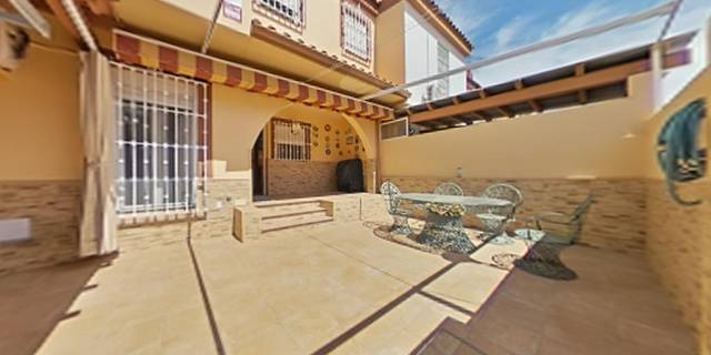 Casa adosada en Venta en Urbadiez - Entrepuentes