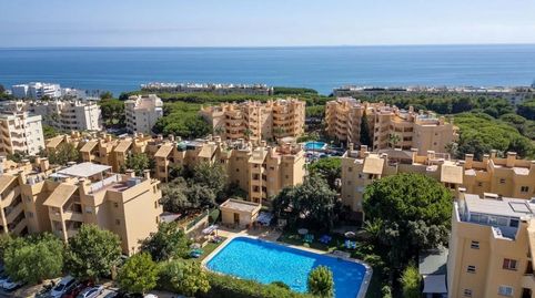 Foto 4 de Piso de alquiler en Calle Avutarda, Calahonda, Mijas