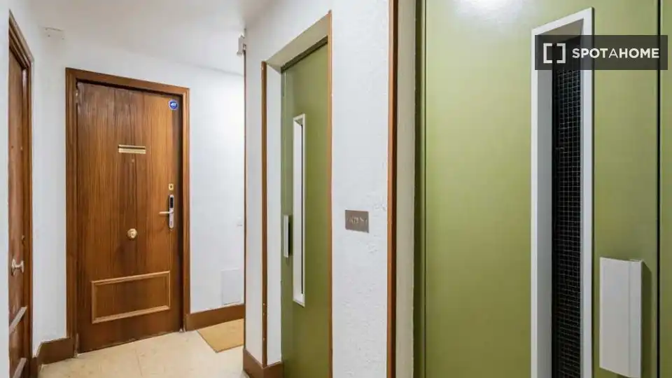 Flat for share in Madrid  with Air Conditioner, Terrace and Furnished