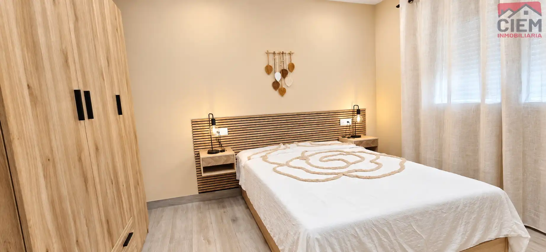 Dormitori de Apartament de lloguer en Miajadas amb Aire condicionat, Moblat i Forn