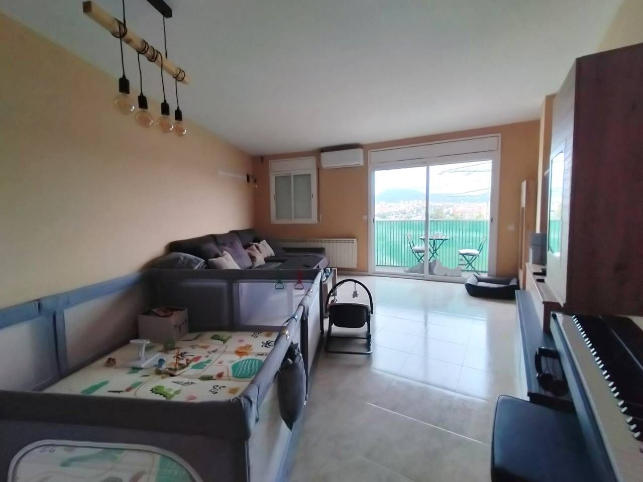 Living room of Flat for sale in Terrassa  with Air Conditioner, Heating and Balcony