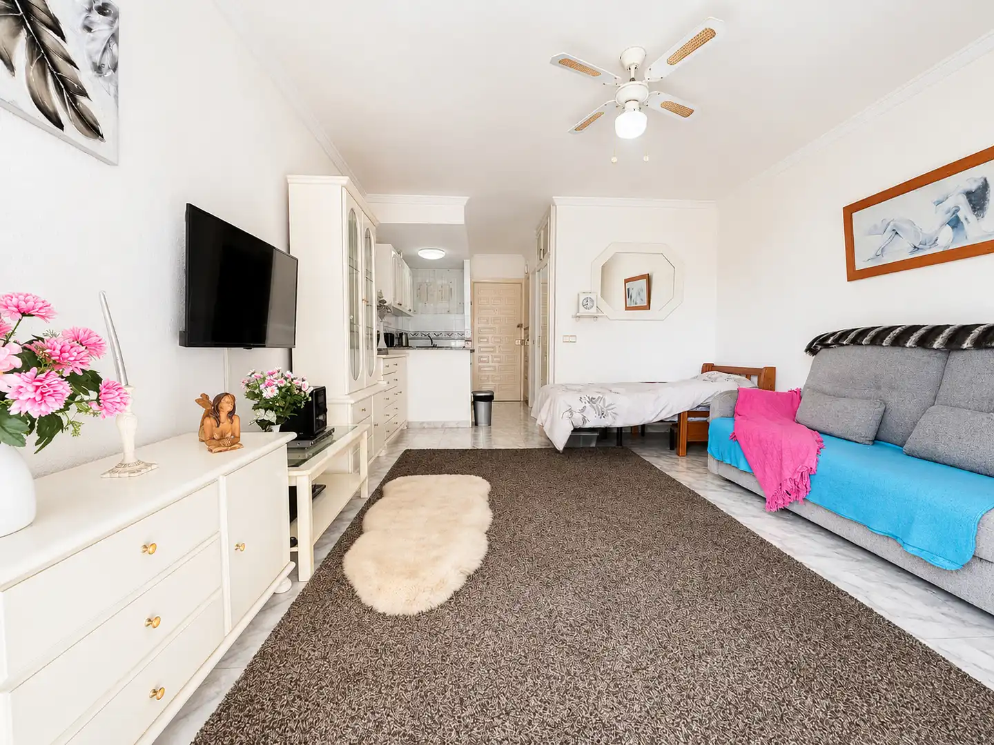 Sala de estar de Estudio en venta en Benalmádena con Aire acondicionado, Terraza y Amueblado