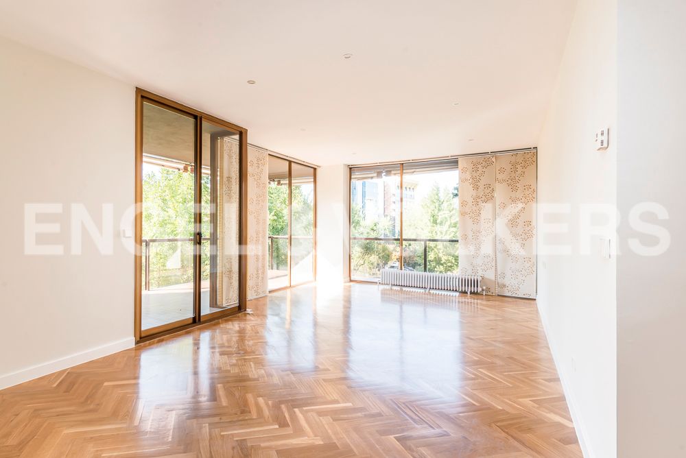 Flat for rent in Calle de Ramírez de Arellano, San Juan Bautista