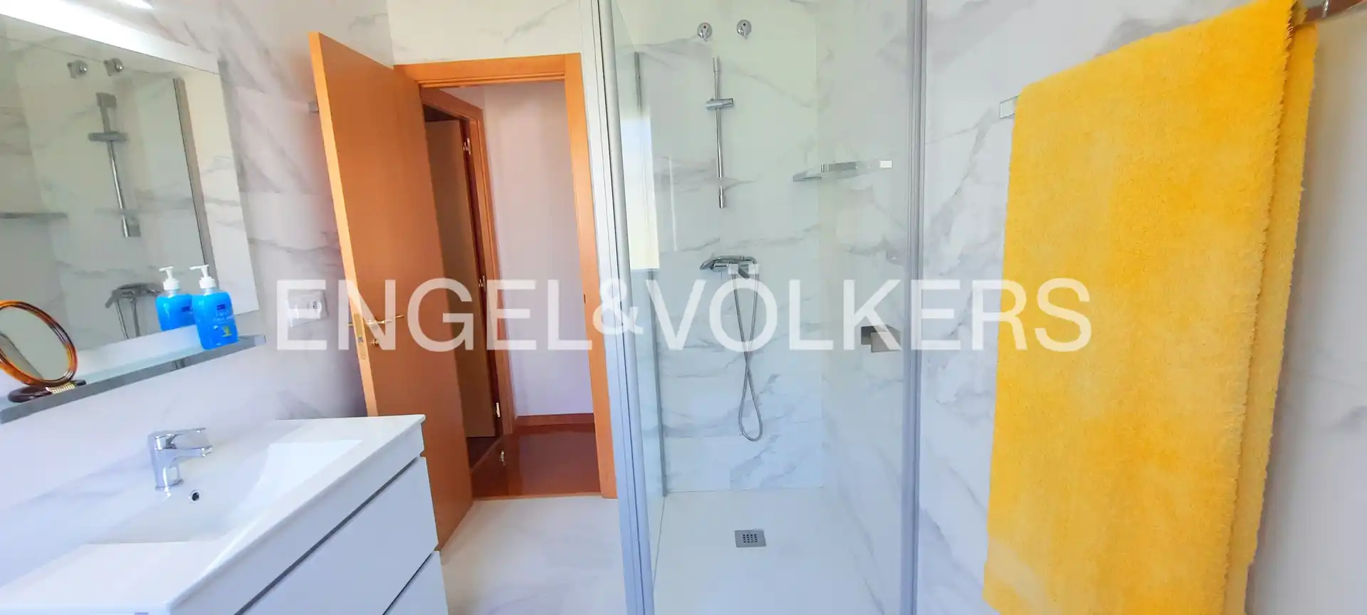 Baño de Finca rústica en venta en Vigo  con Calefacción, Parquet y Terraza