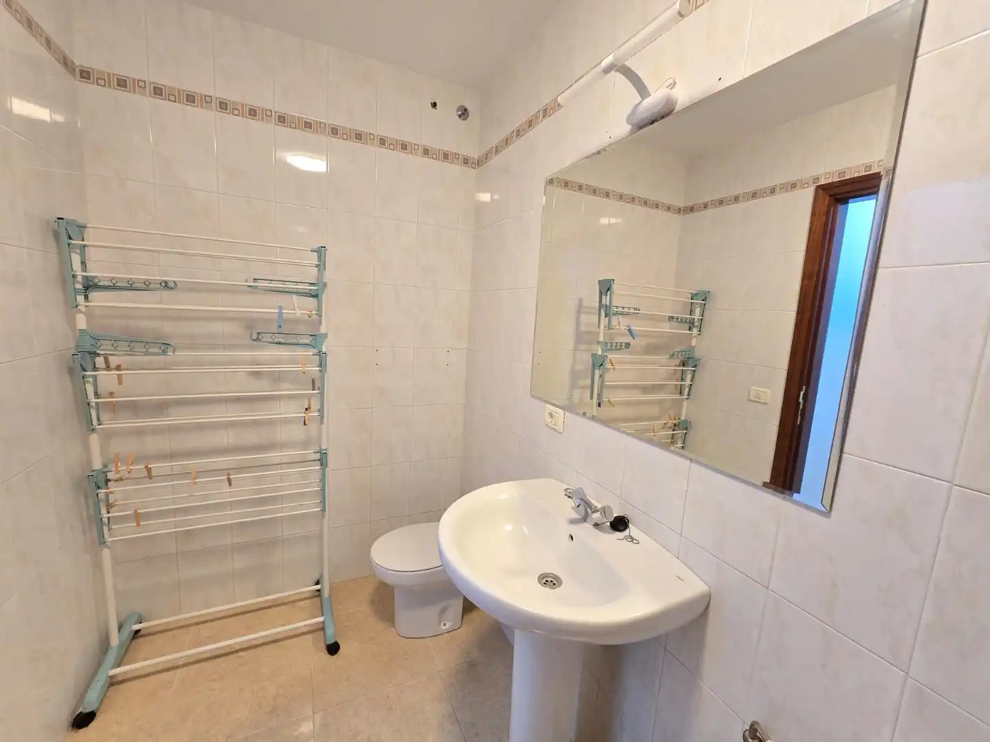 Baño de Piso para compartir en Granadilla de Abona