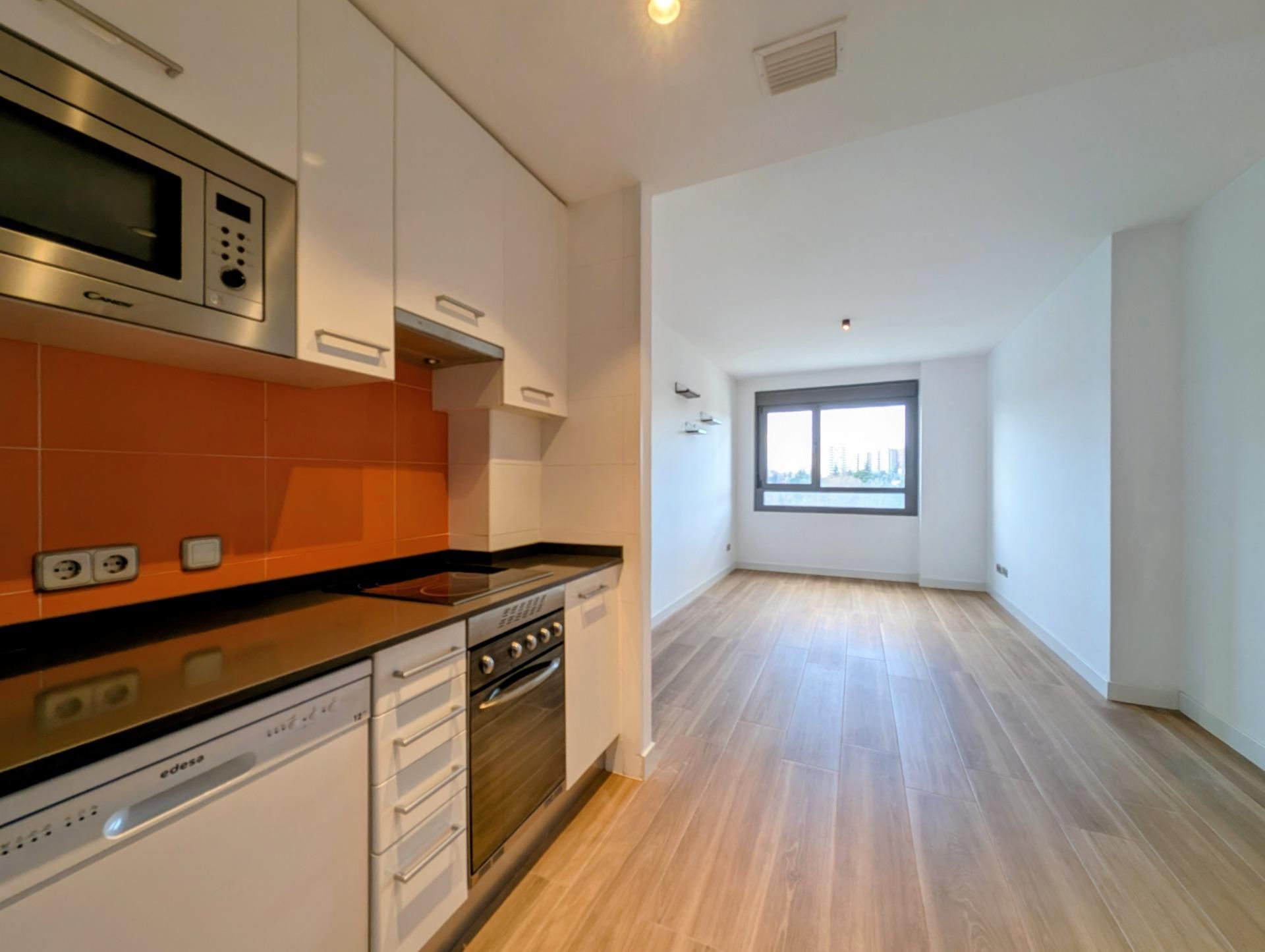 Cocina de Piso de alquiler en  Madrid Capital con Aire acondicionado y Trastero