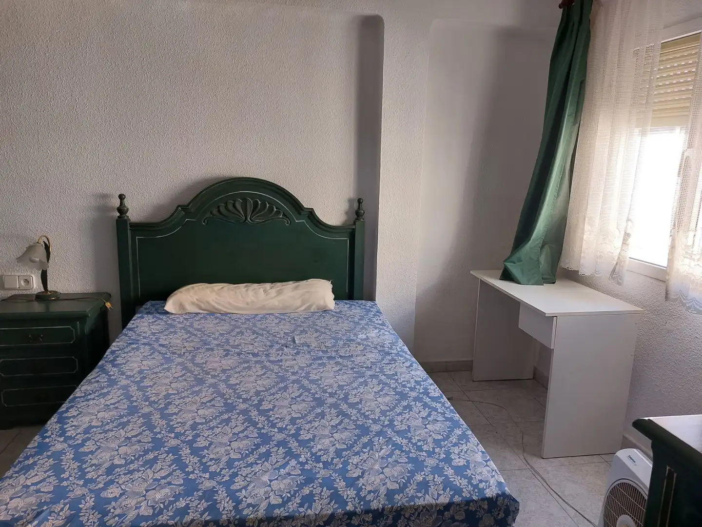 Habitación de Piso de alquiler en Málaga con Amueblado, Horno y Lavadora