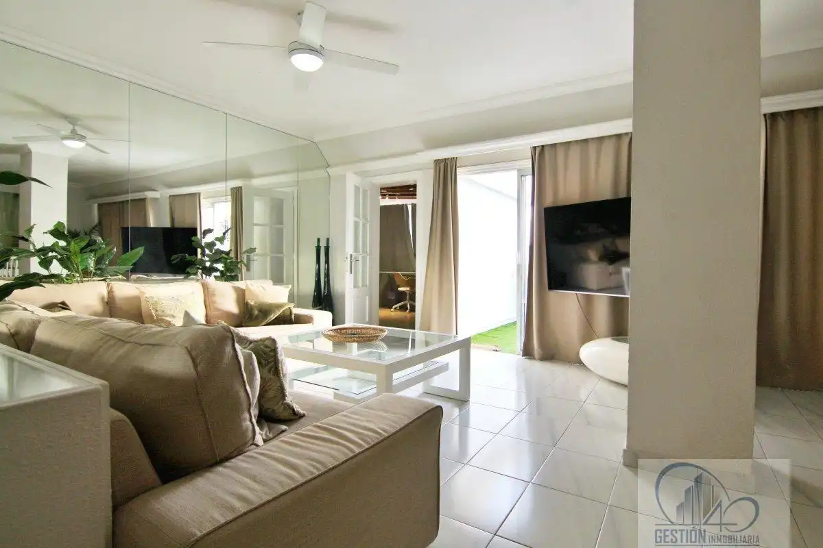 Sala de estar de Ático en venta en Santa Cruz de Tenerife con Trastero, Amueblado y Alarma