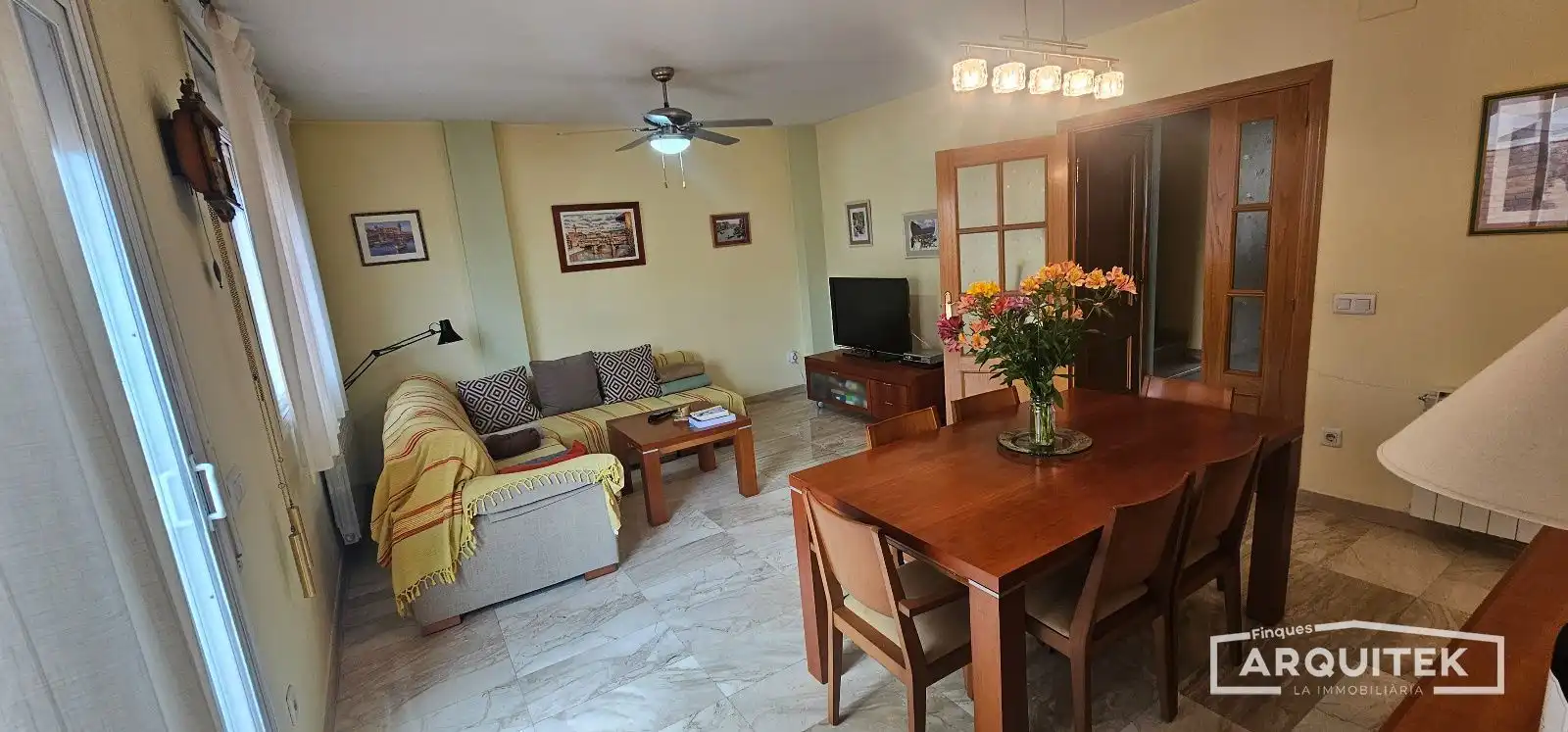 Sala de estar de Casa adosada en venta en Torrefarrera con Aire acondicionado, Calefacción y Jardín privado