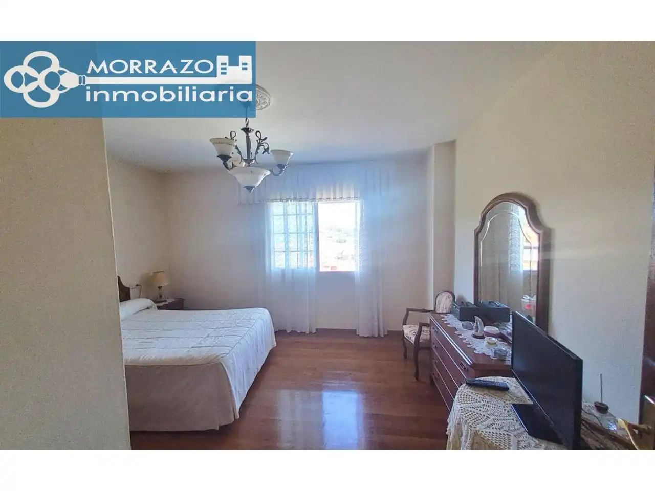 Dormitori de Casa o xalet en venda en Bueu amb Calefacció, Parquet i Moblat