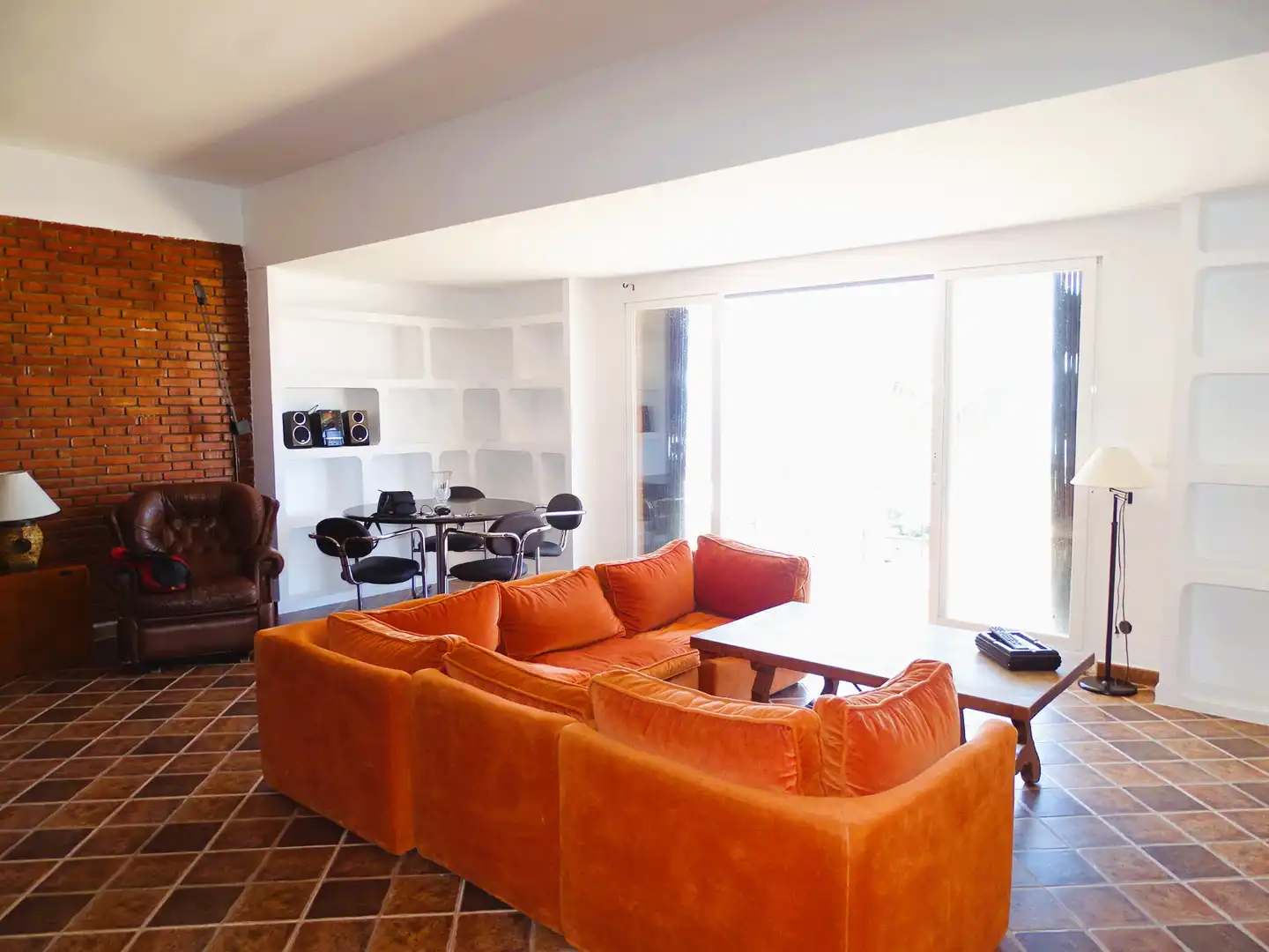 Sala de estar de Casa o chalet en venta en Rincón de la Victoria con Jardín privado y Amueblado
